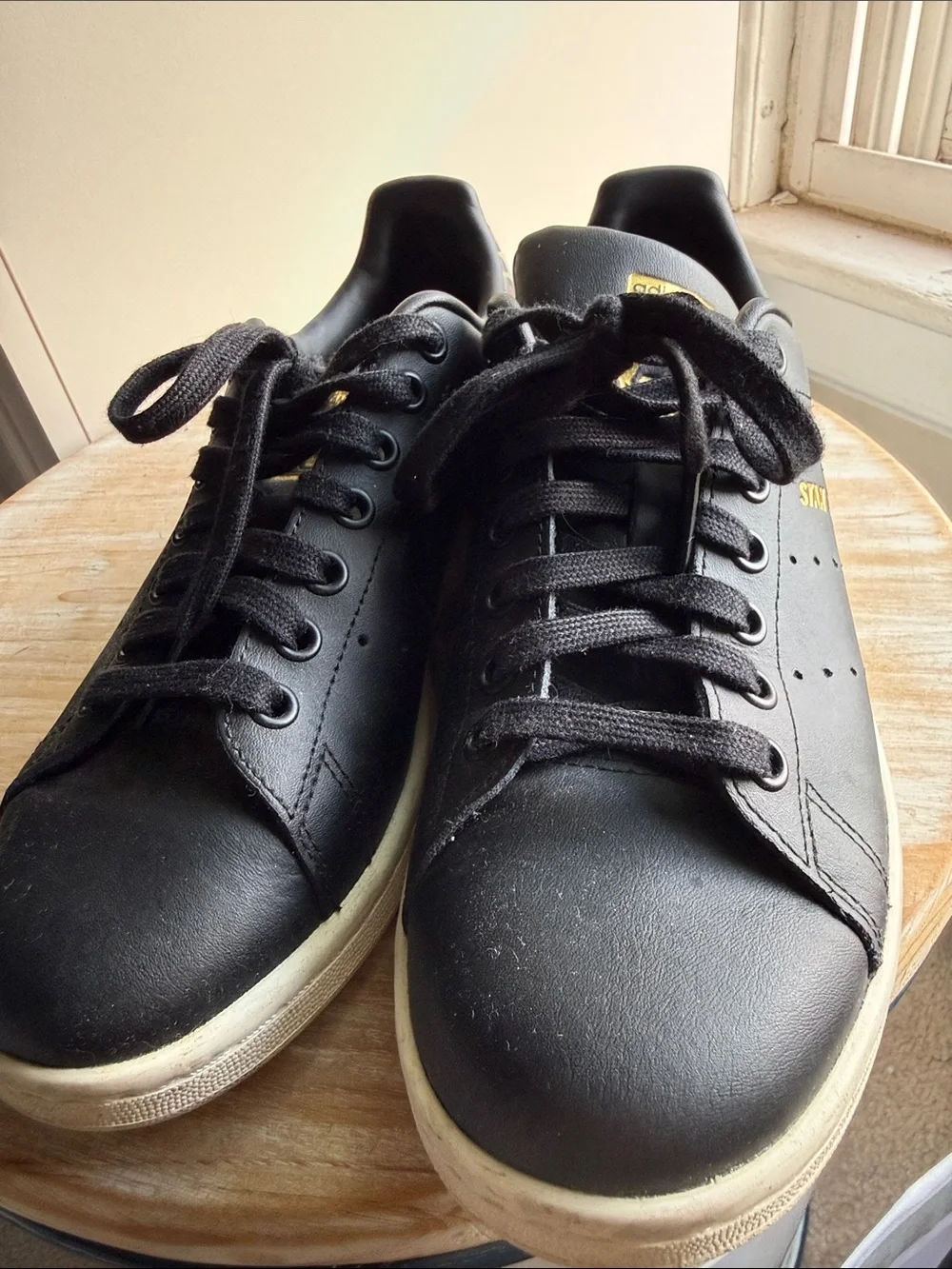 adidas Stan Smith Black woman’s Sneakers with Gold Accents